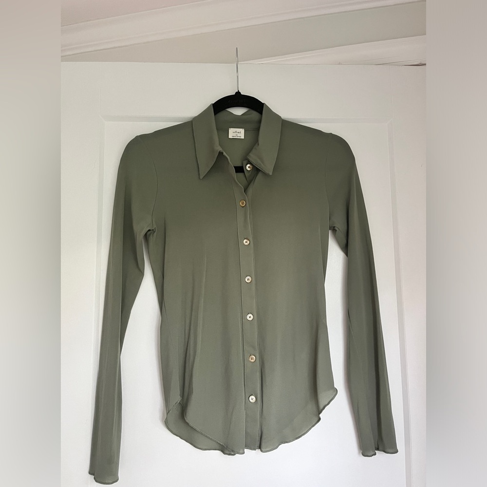 Wilfred pose long sleeve green sheer button down